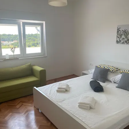 Laganini Apartman Rab Rab Town Exterior photo